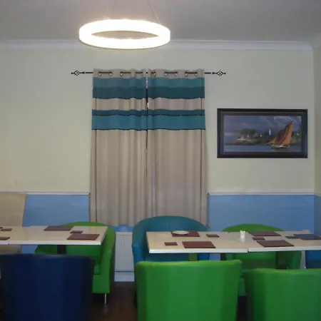 Lynebank House Hotel, Bed & Breakfast Oda ve Kahvaltı 4*