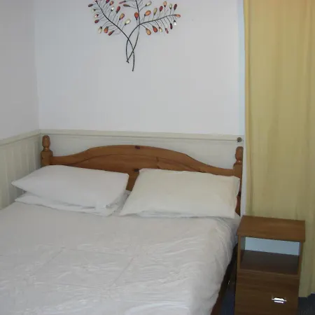 Lynebank House Hotel,